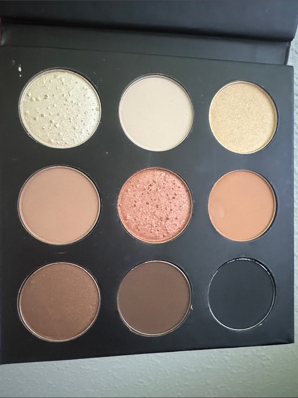 Studio Makeup On-The-Go Eyeshadow Palette - Black with Red Accent